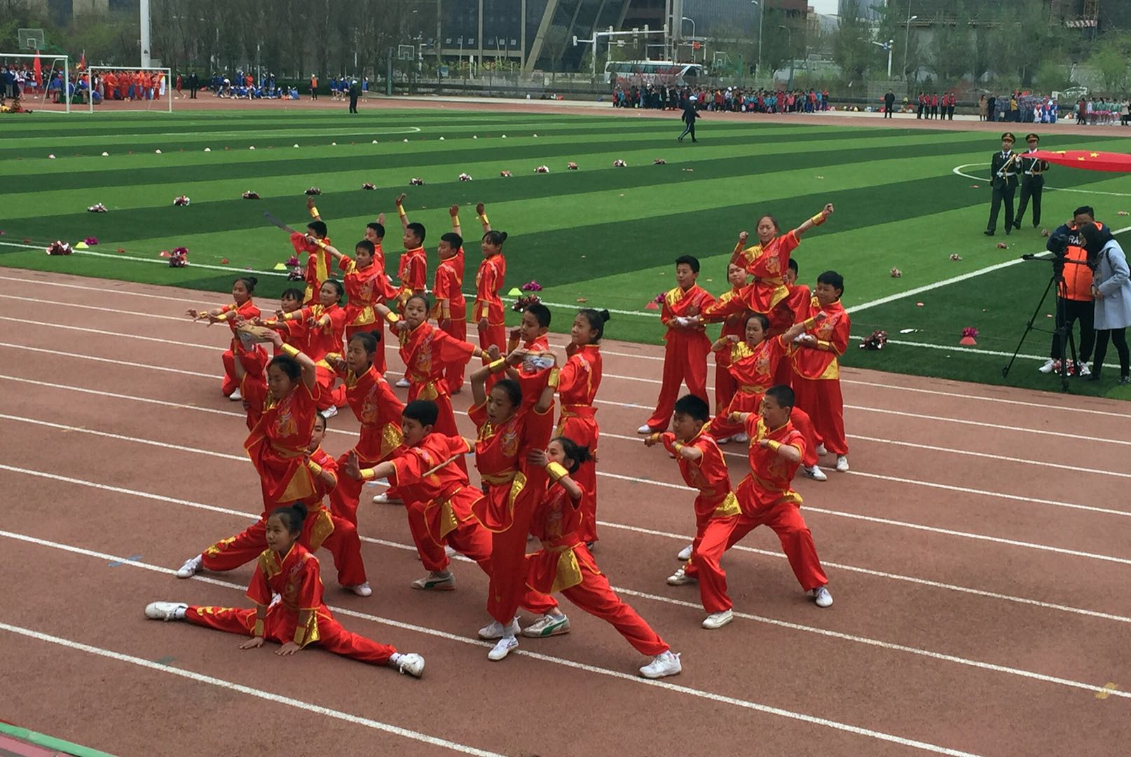 有趣的运动会小学生,一个运动会的游戏