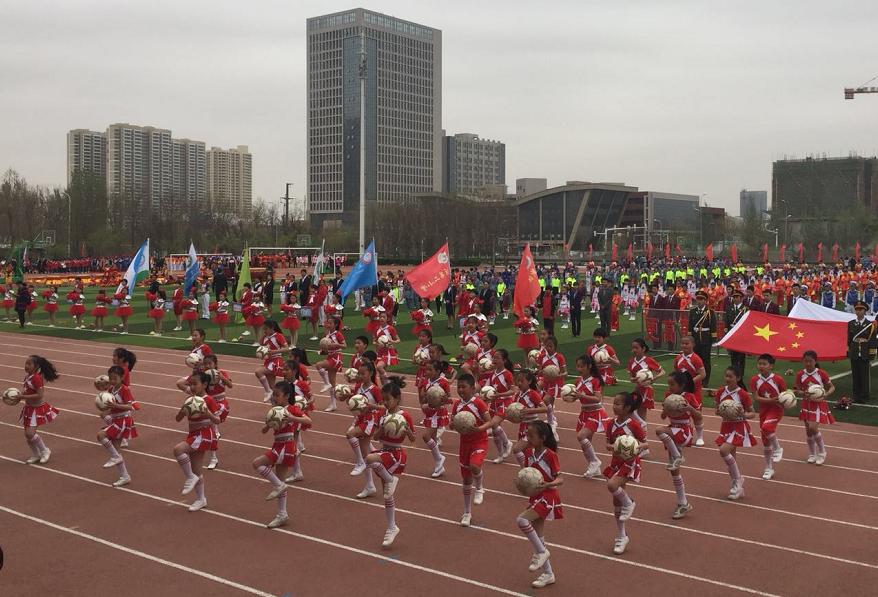 有趣的运动会小学生,一个运动会的游戏