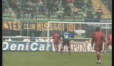 最厉害的十大倒钩破门,精彩倒钩凌空射门视频