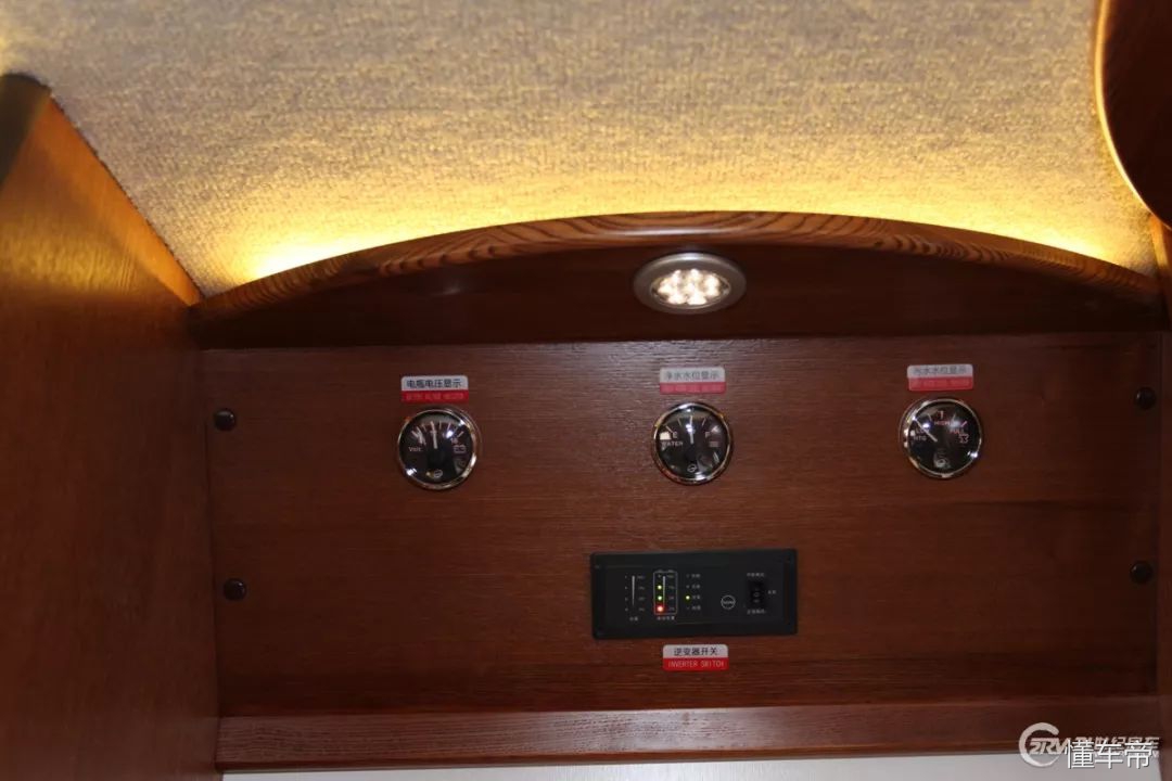 进口100万大额头c型豪华房车,豪华的六座六卧c级房车