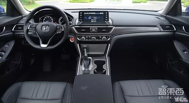 本田雅阁10代半官方指导价,本田雅阁10代18款260二手