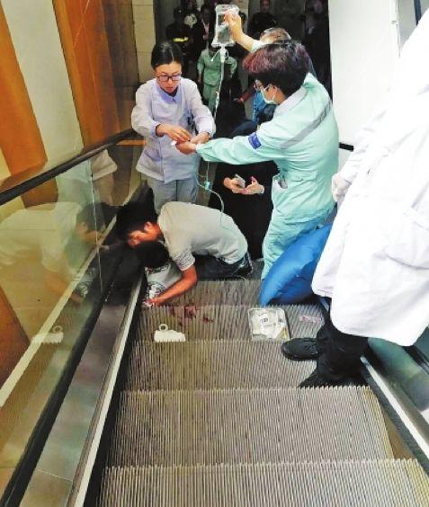 【三分钟法治新闻全知道】他们可能是离中南海最近的一群人，有点话要对你说