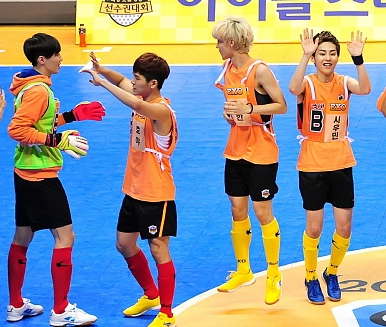 鹿晗足球自传,鹿晗足球少年