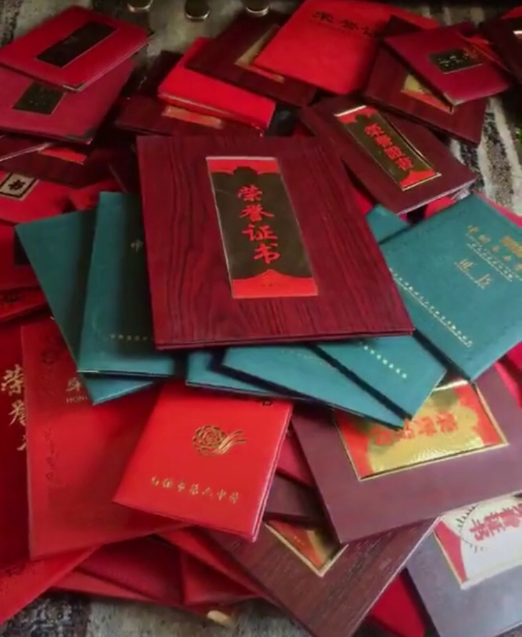 只有你足够优秀了你的爱才有价值,只有你足够优秀才会有美丽的爱情