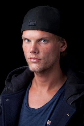 致敬a神的电影,电音大师avicii现场