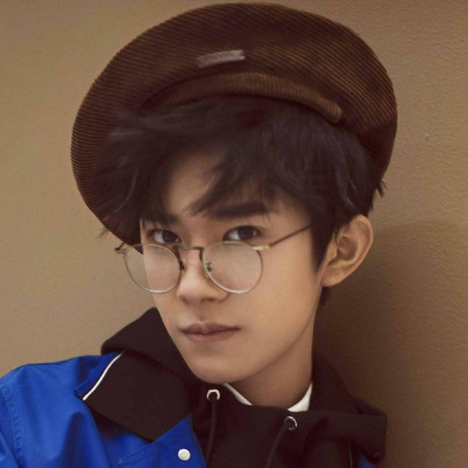 易烊千玺最暖心的哥哥,易烊千玺能萌能撩超带感的小哥哥