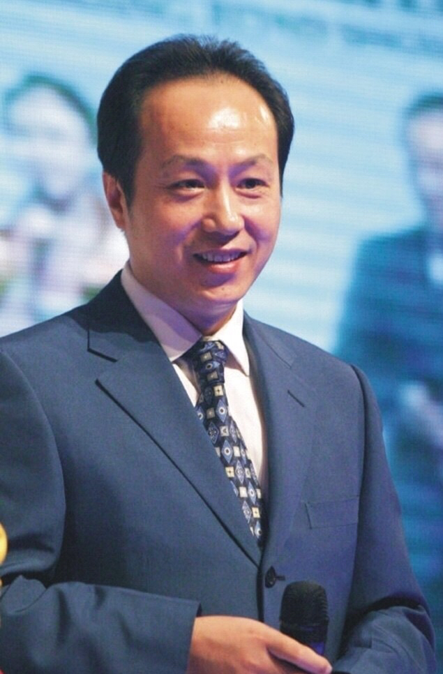 央视播音员罗京照片,央视新闻联播主持人罗京