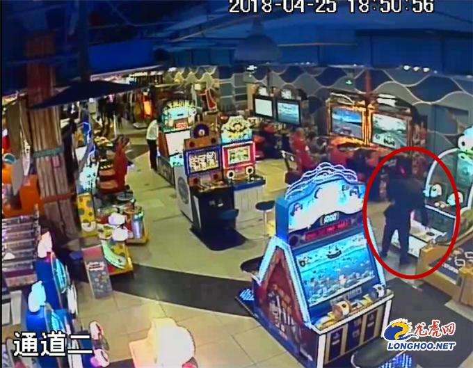 蟊贼将2万元铂金手机卖100元得知手机价值称“肠子悔青”