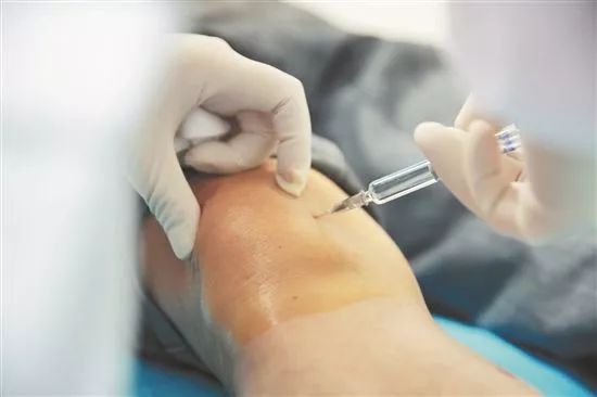 膝盖滑膜炎可以做些什么运动,运动导致滑膜炎膝盖疼能自愈吗