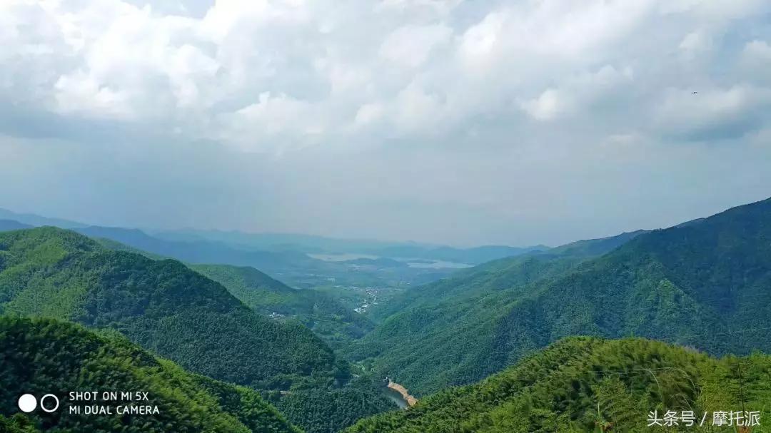 骑着摩托周末一起游,骑摩托来一场说走就走的旅行