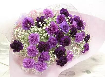 母亲节送花送啥花最合适,母亲节除了送花还能送什么学生党