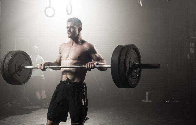 哑铃杠铃练肩最好的动作,哑铃杠铃训练动作大全