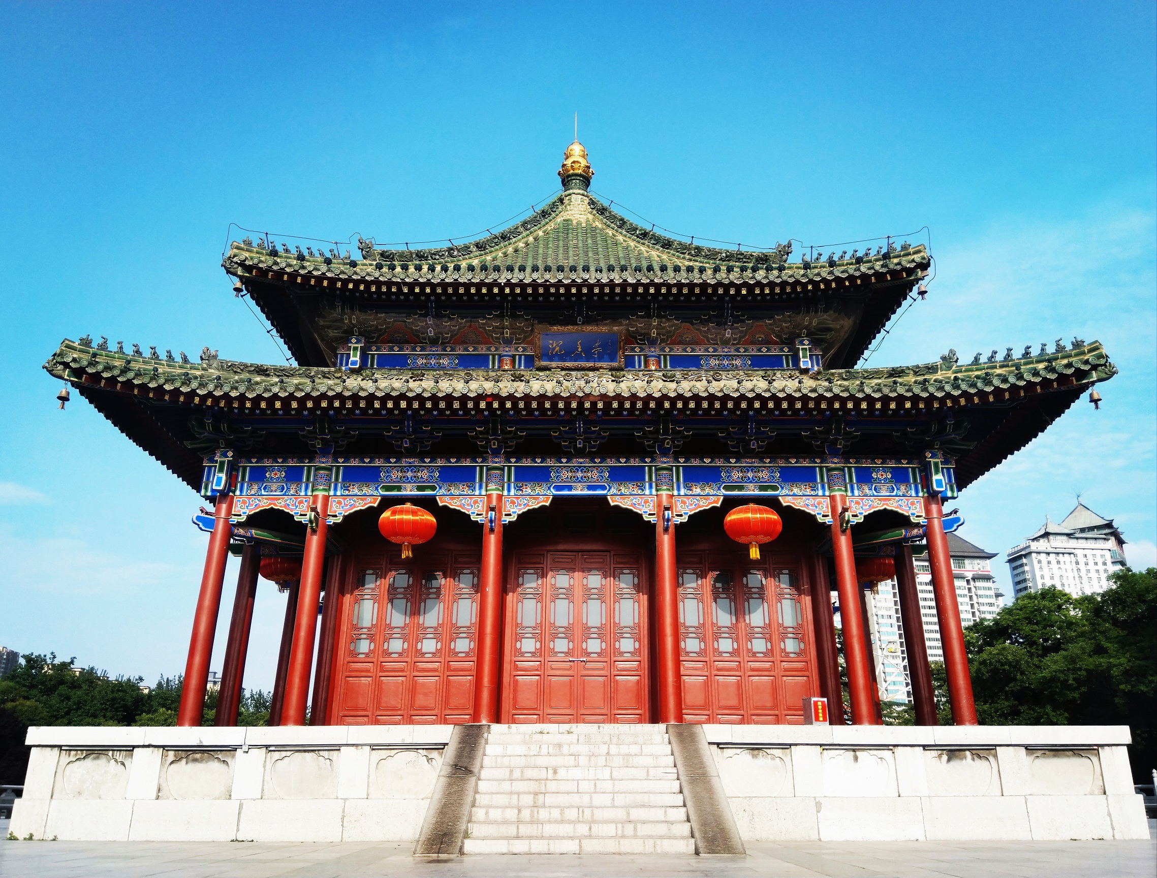 李白云想衣裳花想容这首诗背景,云想衣裳花想容李白给谁写的诗