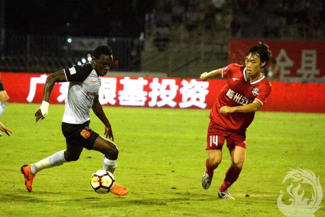 为爱前行｜足球之乡演绎精彩对决，武汉卓尔队客场0:0梅州客家队