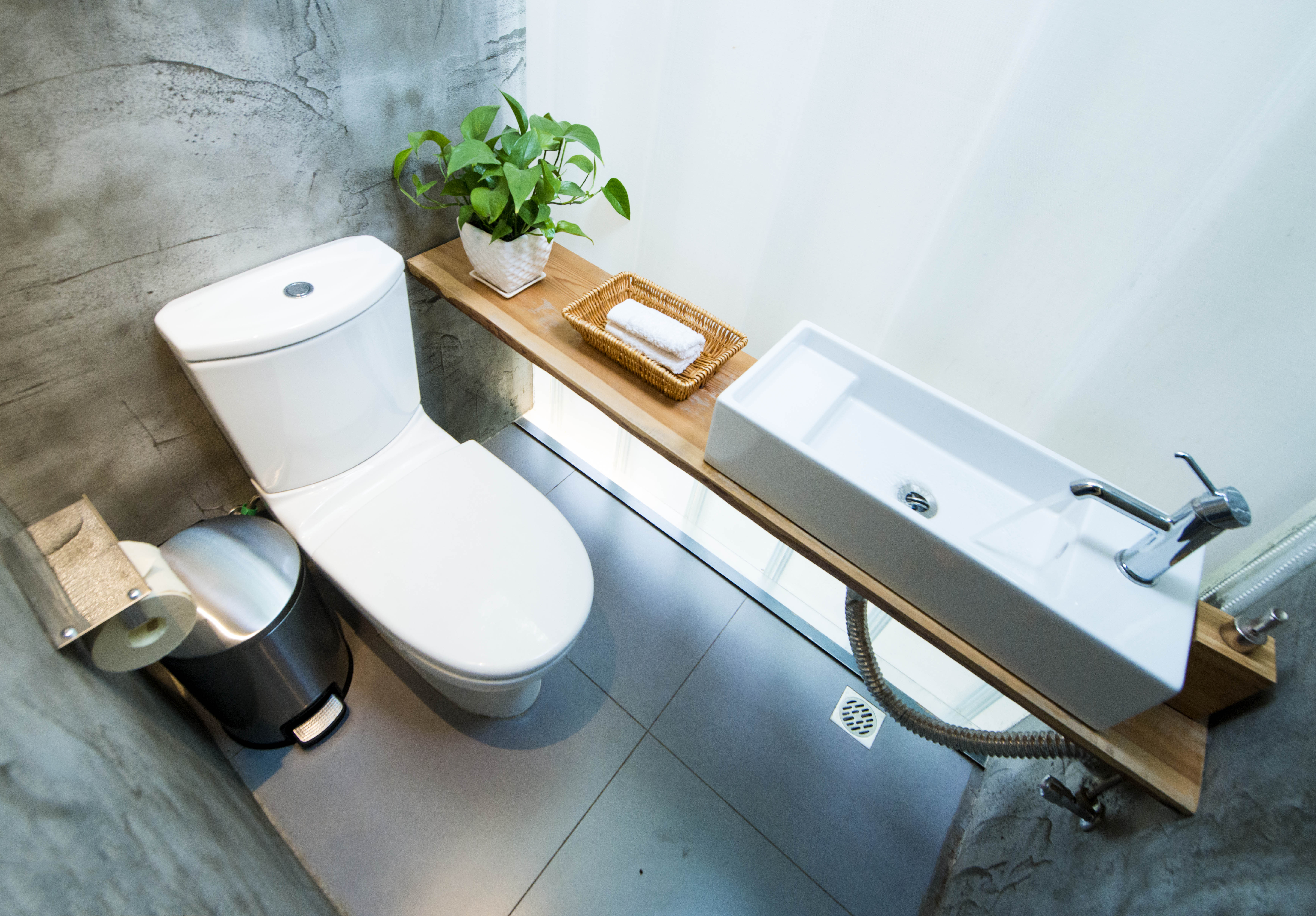 摘一簇黄栌花，把浪漫带回姥姥家，但它柔软的花身却让人不舍碰它