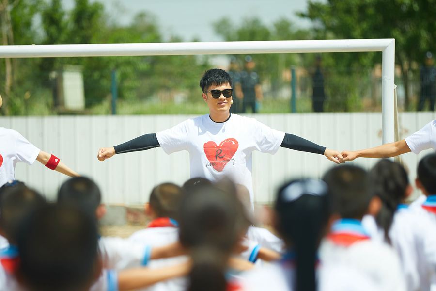 奔跑吧兄弟助力乡村小学,奔跑吧兄弟体育社新成员