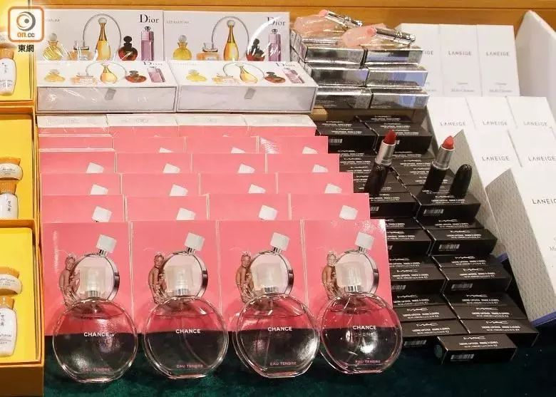 查获95000双莆田假鞋,警方查获数百万假化妆品