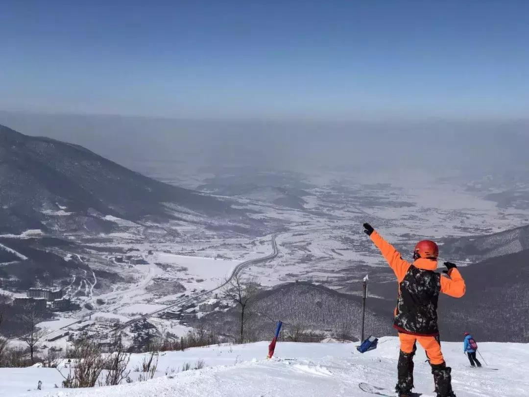 浙江90后独腿小哥哥，被漂亮学妹倒追！弹吉他、进滑雪国家队……