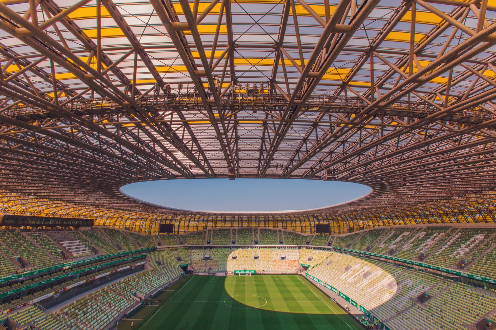 波兰球场华沙,欧洲哪些国家足球厉害