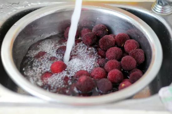 担心杨梅生虫不敢吃什么原因,杨梅有小虫子还能吃吗