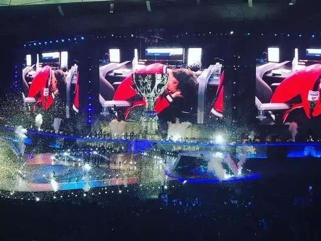 LOL：Faker与生俱来的纯粹，没有一颗心，会因为追求梦想而受伤