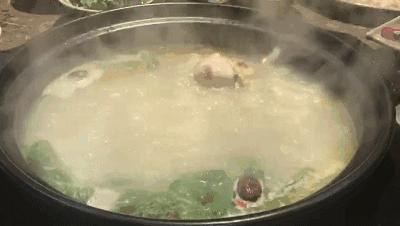 避暑耍水爽一夏！低至4折≈258元抢街子古镇艺家精品酒店住宿一晚！双早+潜水+逛古镇……屋里搓麻~山涧耍水~全家游~凉快的很！