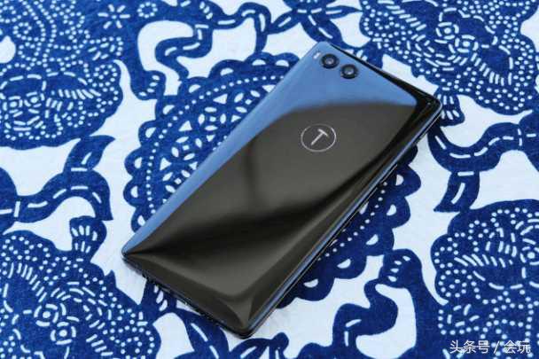 锤子坚果r1和小米mix3哪个好,锤子科技最新旗舰手机坚果r1发布