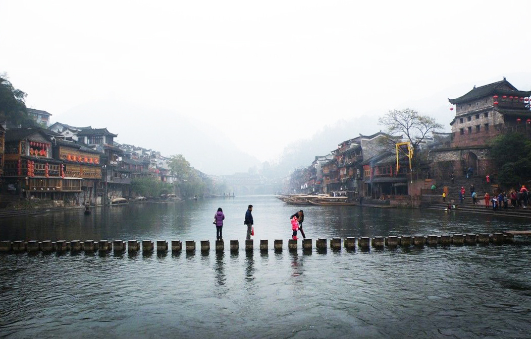 凤凰古城旅游攻略最新,凤凰古城详细旅游攻略