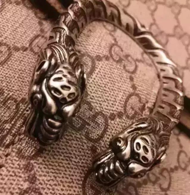 女人必备经典包包有哪些,女人一辈子要拥有的一个大牌包包