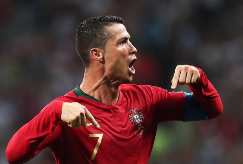 皮克看穿c罗假摔是哪场比赛,c罗假摔后强忍着不笑皮克