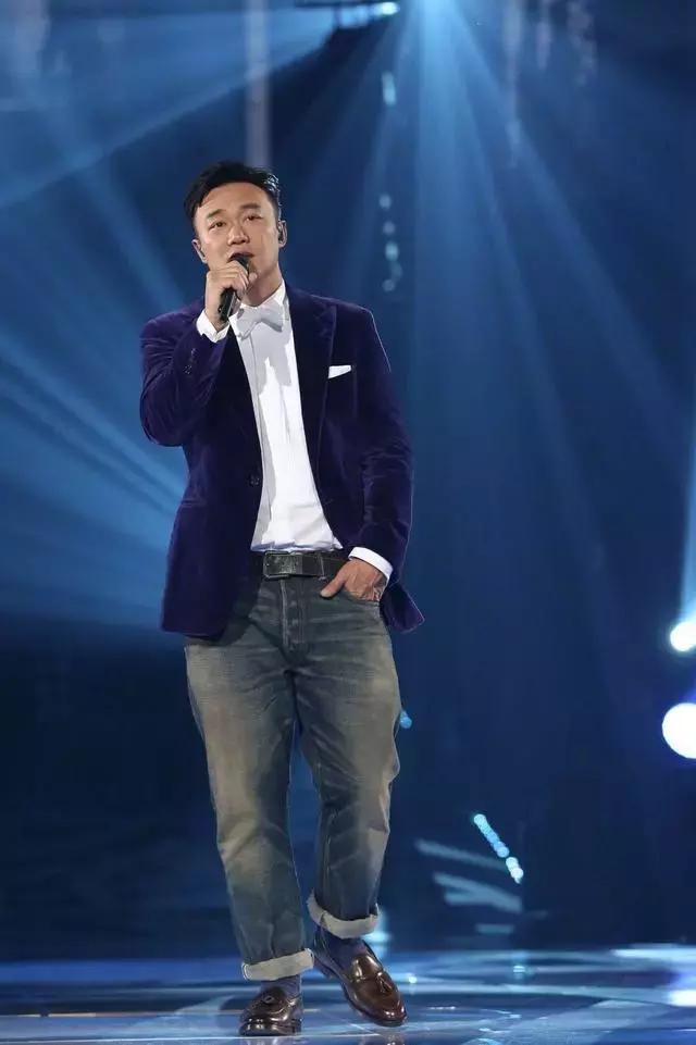 歌神亲临世界杯现场原来不只是为了看球还有神秘任务