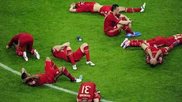 大理石、岩石和钢铁都会折断，我们的爱却永远不会