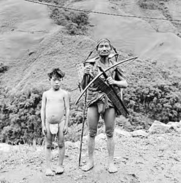 为什么少数民族的服饰都很好看,为什么少数民族衣服花里胡哨