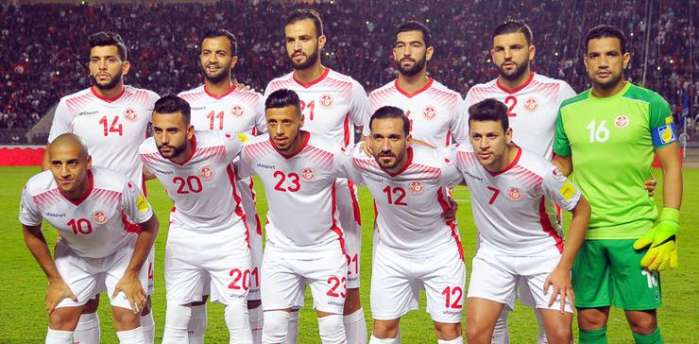 世界杯，黑人球员为欧洲球队打进了白人球员把守的非洲球队球门