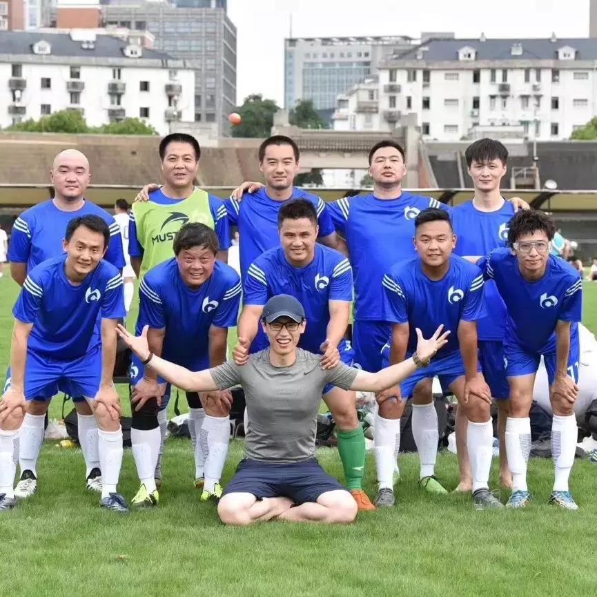 “胖到护照无法识别”“把十年前的自己吃了”……创业后你胖了吗？