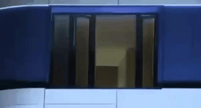 伊朗球迷出招！酒店外吹喇叭干扰葡萄牙睡觉C罗气的摇手指