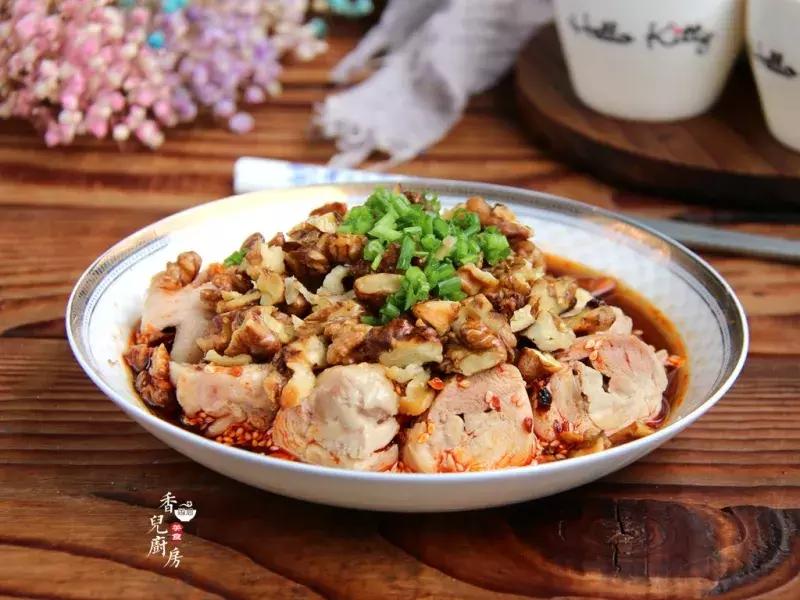 核桃仁和它搭配，每天吃一点，增智健脑，提高免疫力