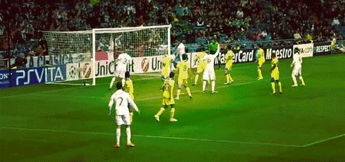 香蕉球落叶球电梯球的区别,c罗的电梯球技巧教学