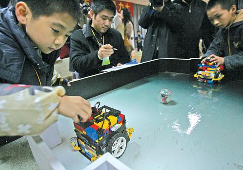 全自动智能炒菜机器人结构原理,机器人控制系统从基本原理分类