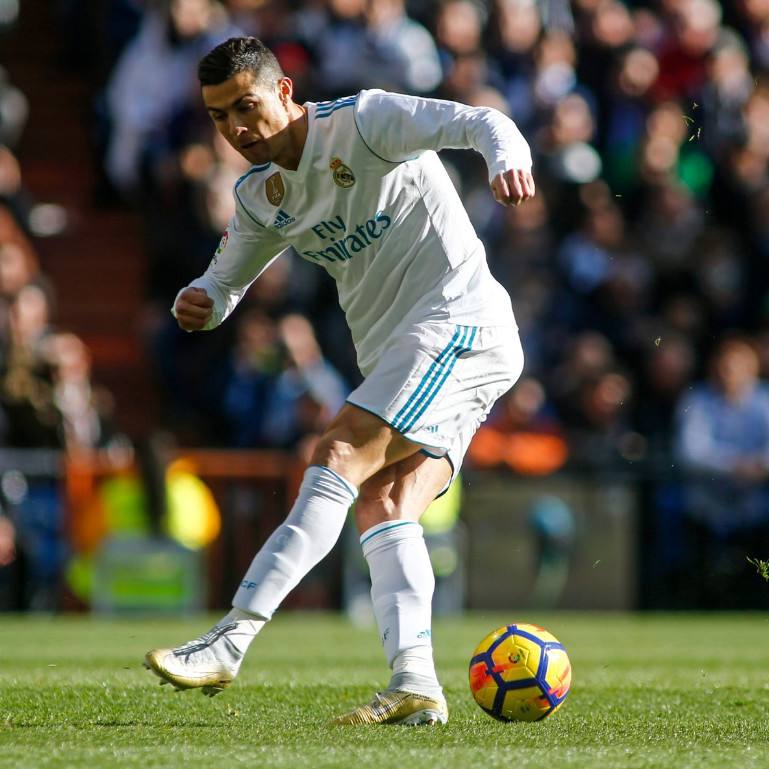 梅西c罗的经典对决,盘点梅西与c罗的精彩交锋