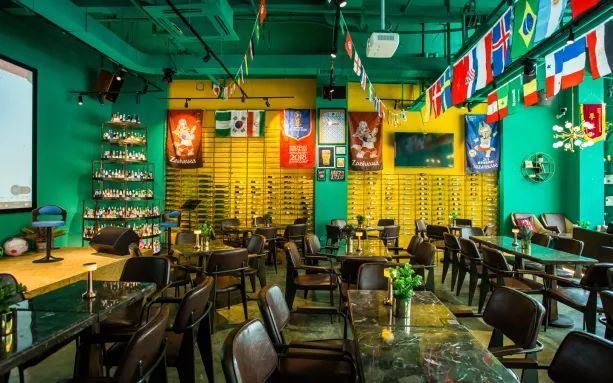 这该是佛山最独特的足球Pub，送完半打科罗娜还送鸡尾酒你点睇？