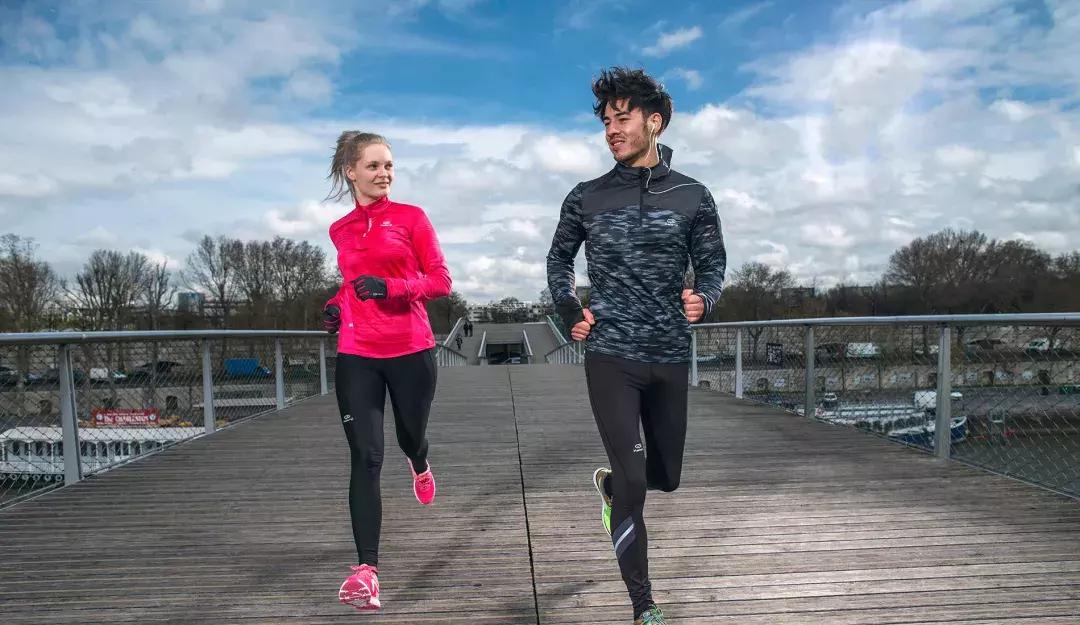 前脚掌先着地,前脚掌先着地还是全脚掌先着地