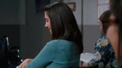 说话如出一辙的意思,tell与talk的区别