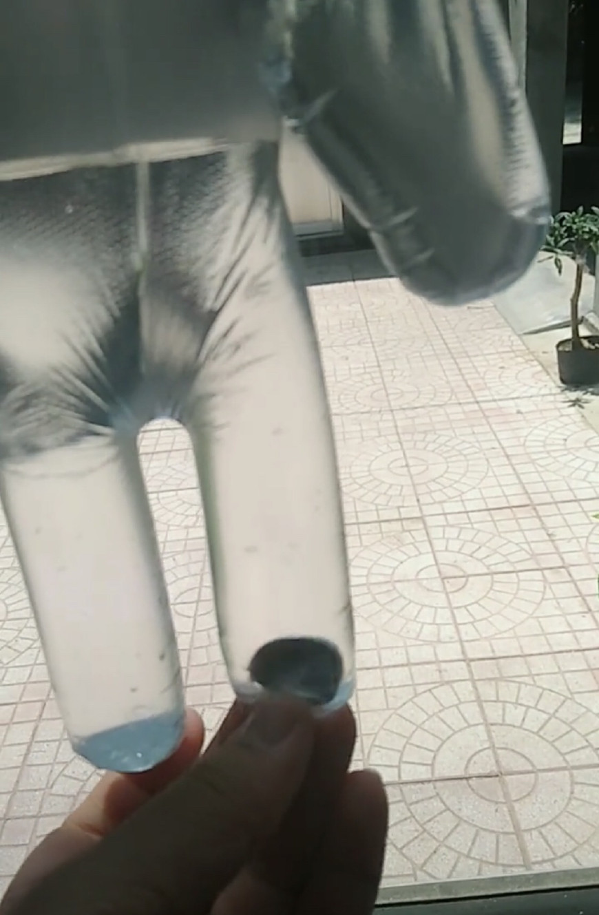 塑料袋装水放硬币,塑料袋里面装水放硬币