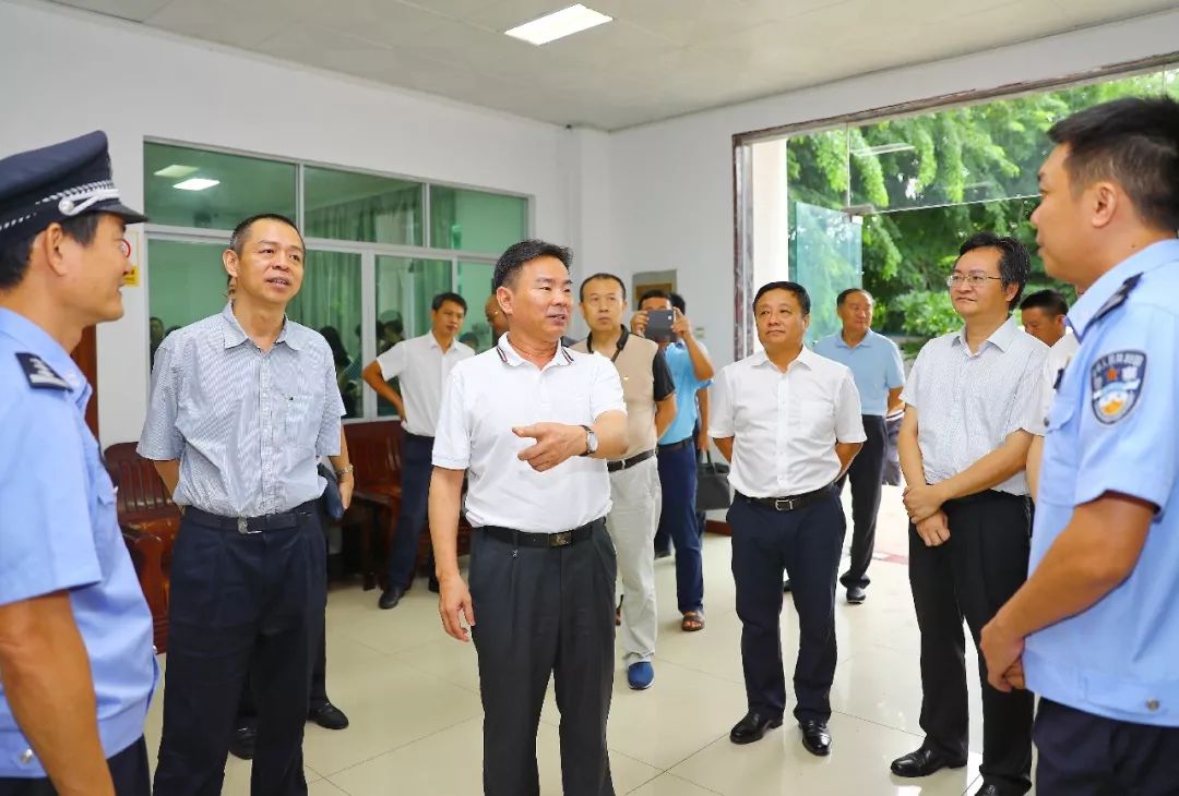 肖杰：创新维稳工作机制确保全省社会大局稳定