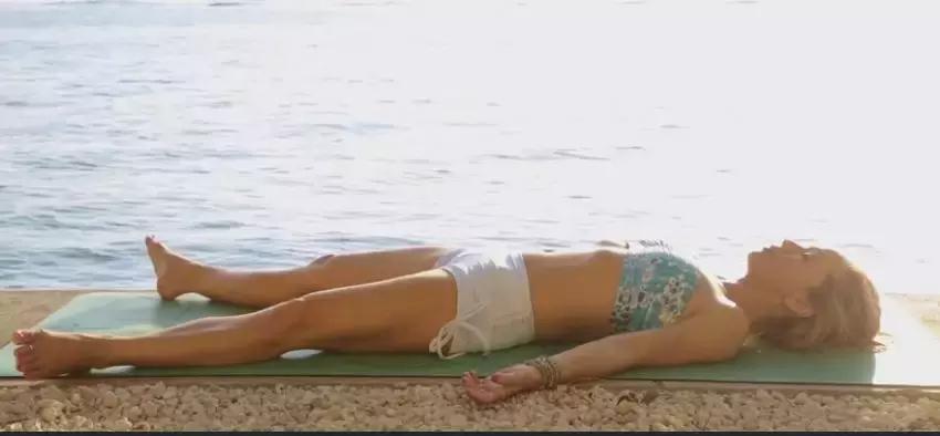 10分钟瘦腿操甩掉腿部赘肉,每天睡前瘦腿操三天瘦出筷子腿