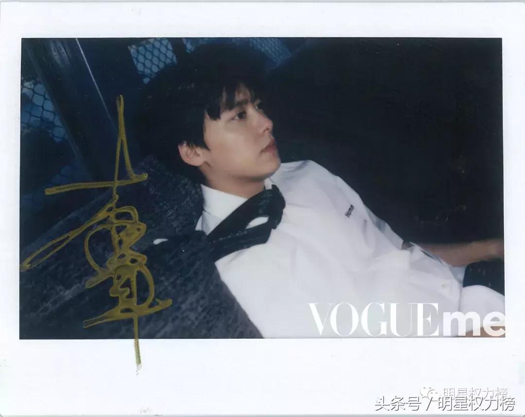 王俊凯蔡徐坤朱一龙李易峰，男明星的拍立得照片都是宝藏叭！