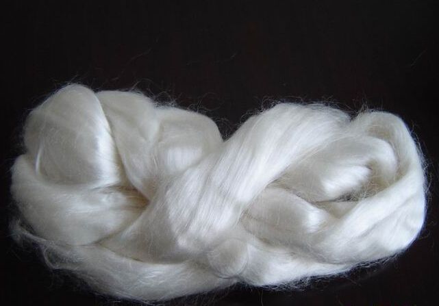 醋酯纤维和涤纶锦纶哪个好,醋酯纤维面料和涤纶哪个好