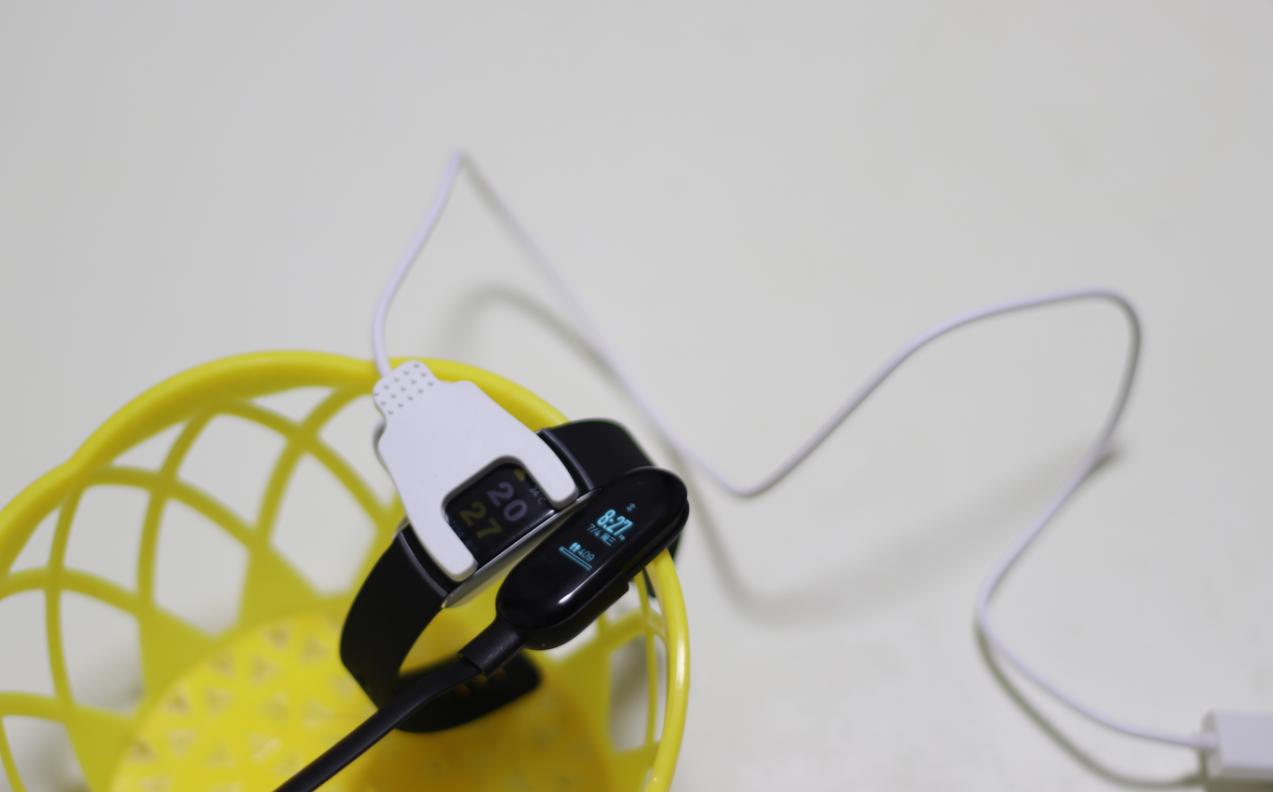 埃微蛋卷彩屏手环对比小米手环3，你喜欢哪一款？