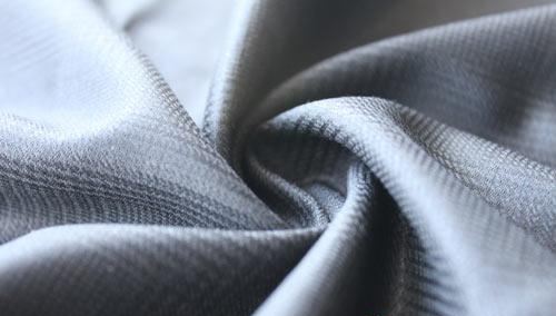 醋酯纤维和涤纶锦纶哪个好,醋酯纤维面料和涤纶哪个好